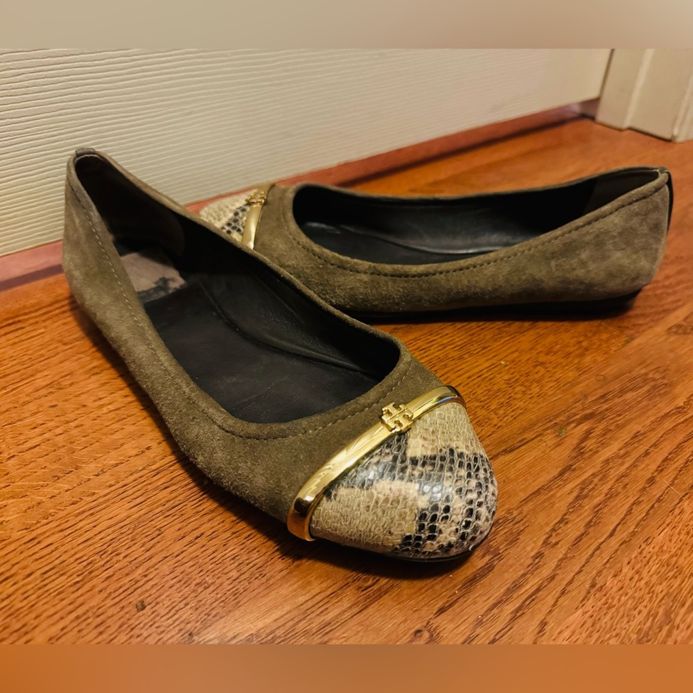 Tory Burch animal print flats with gold detail in suede olive color